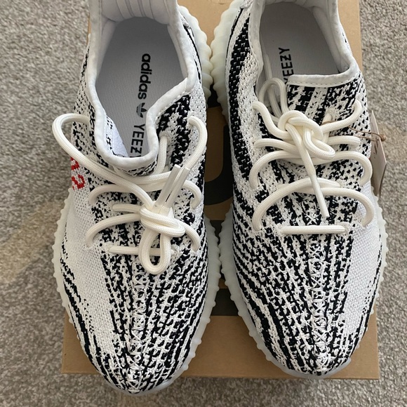 Yeezy Boost 350 V2 white /black size
